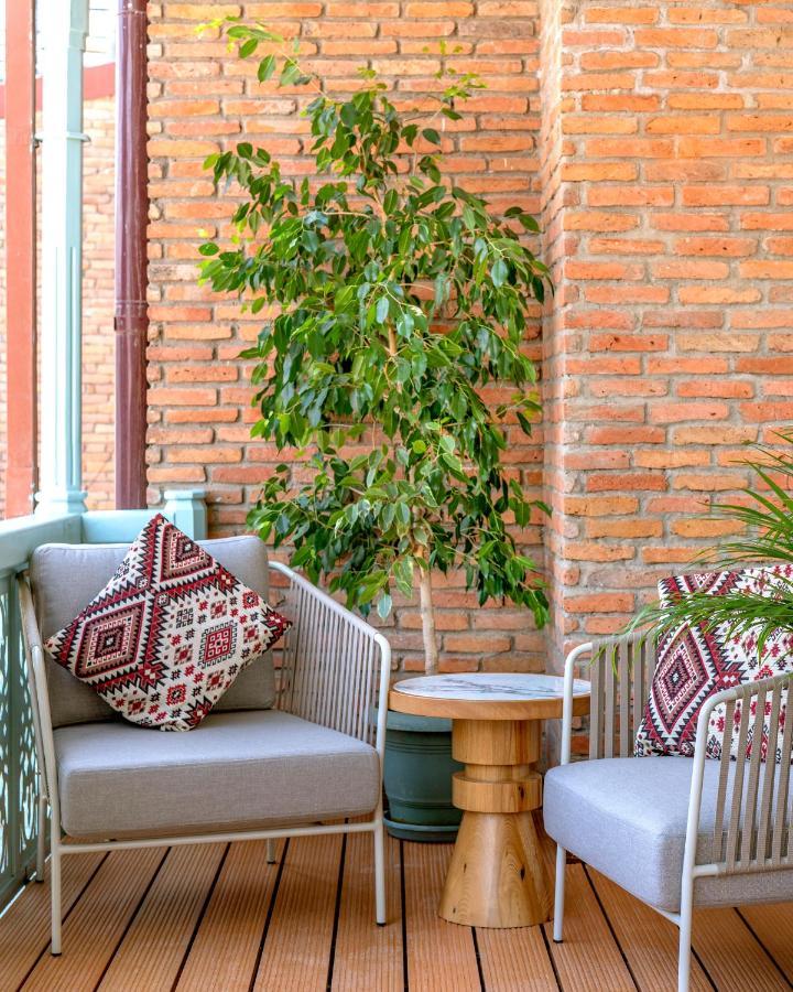 The Blue Fox Hotel تبليسي المظهر الخارجي الصورة