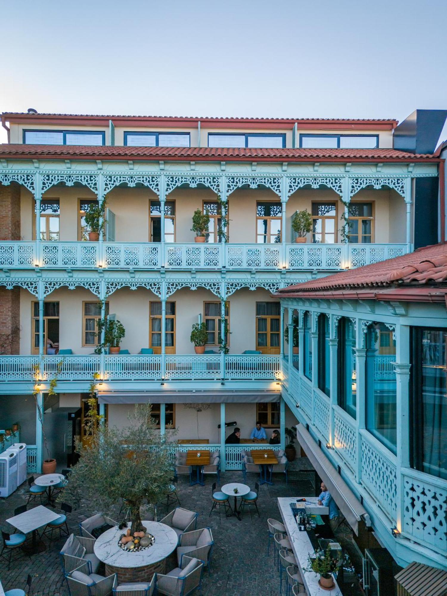 The Blue Fox Hotel تبليسي المظهر الخارجي الصورة